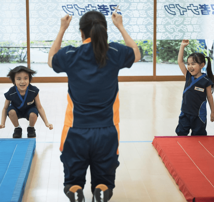 東大名誉教授監修!スポーツ科学に裏付けされた300種類以上のプログラムで運動の基礎を習得